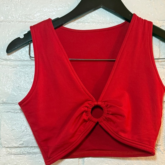 AEVZIV Red Sleeveless Crop Top - Picture 2 of 4